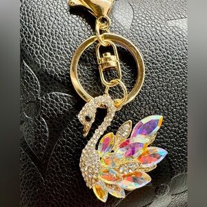 New Iridescent Crystal Sparkling Swan Gold Tone Purse Bag Charm Keychain